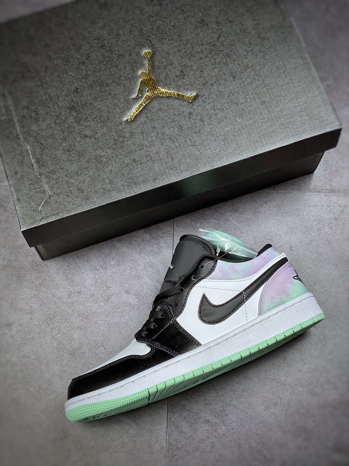 200  Air Jordan 1 Low 黑绿扎染 配色 + 不俗质感DM1199-100