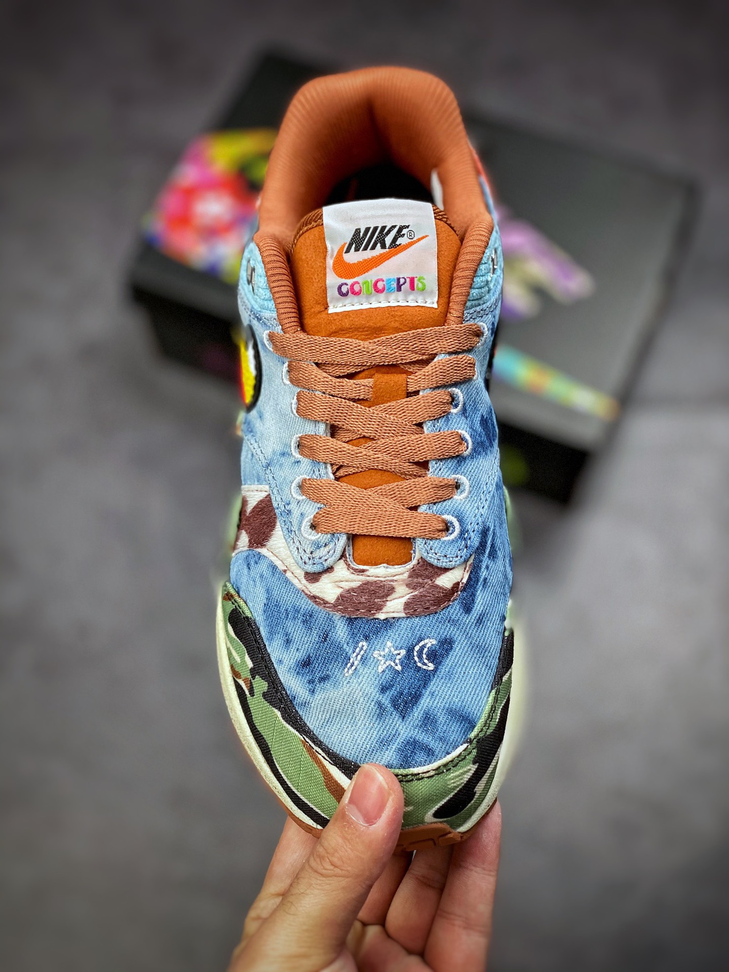 240  藤原浩主理品牌Fragment Design x Nike Air Max 1 Premium SP”White/Royal/Black”慢跑鞋DN1803-900