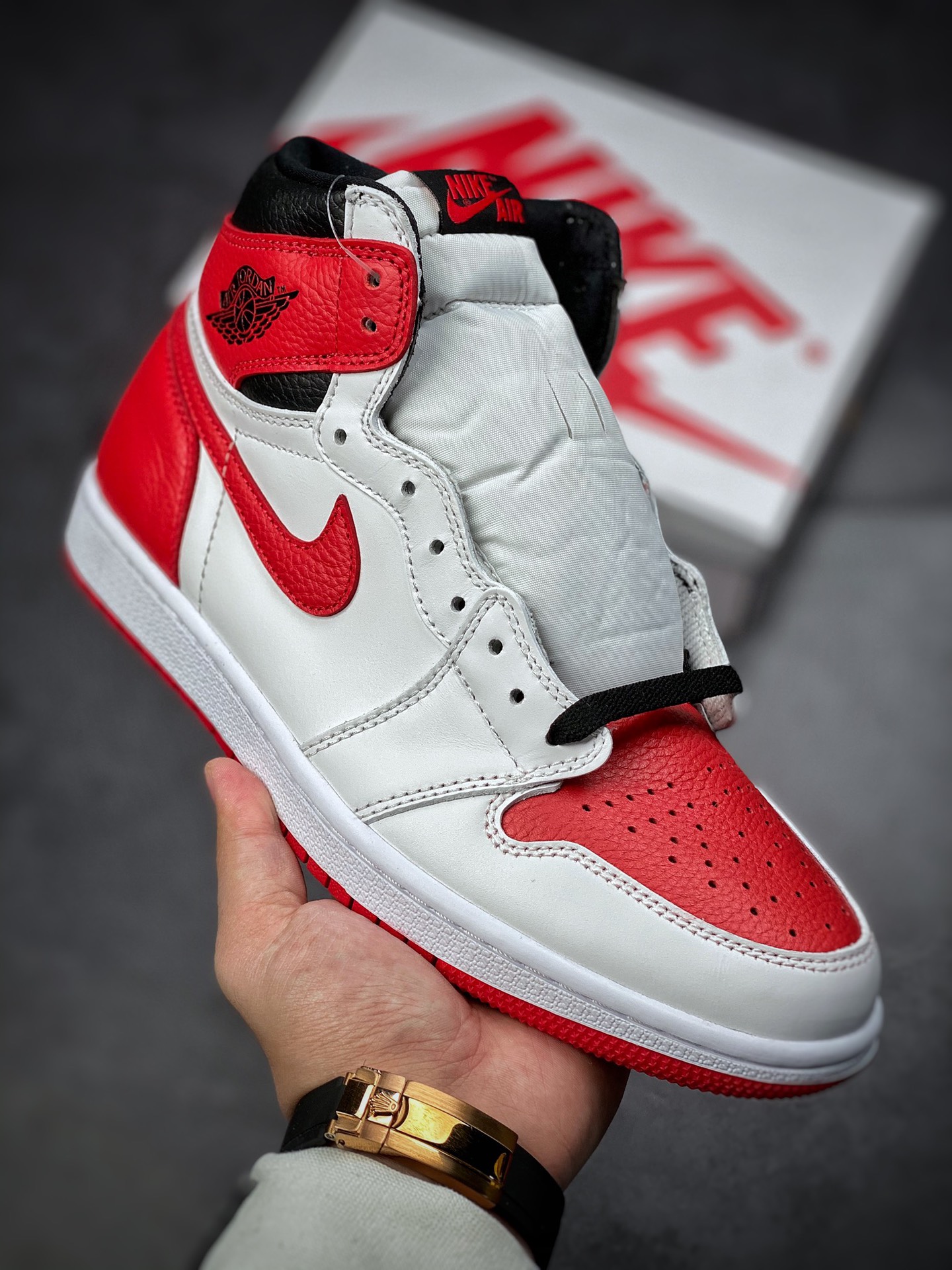 260  Air Jordan 1 “Herigtage”白黑红 555088-161