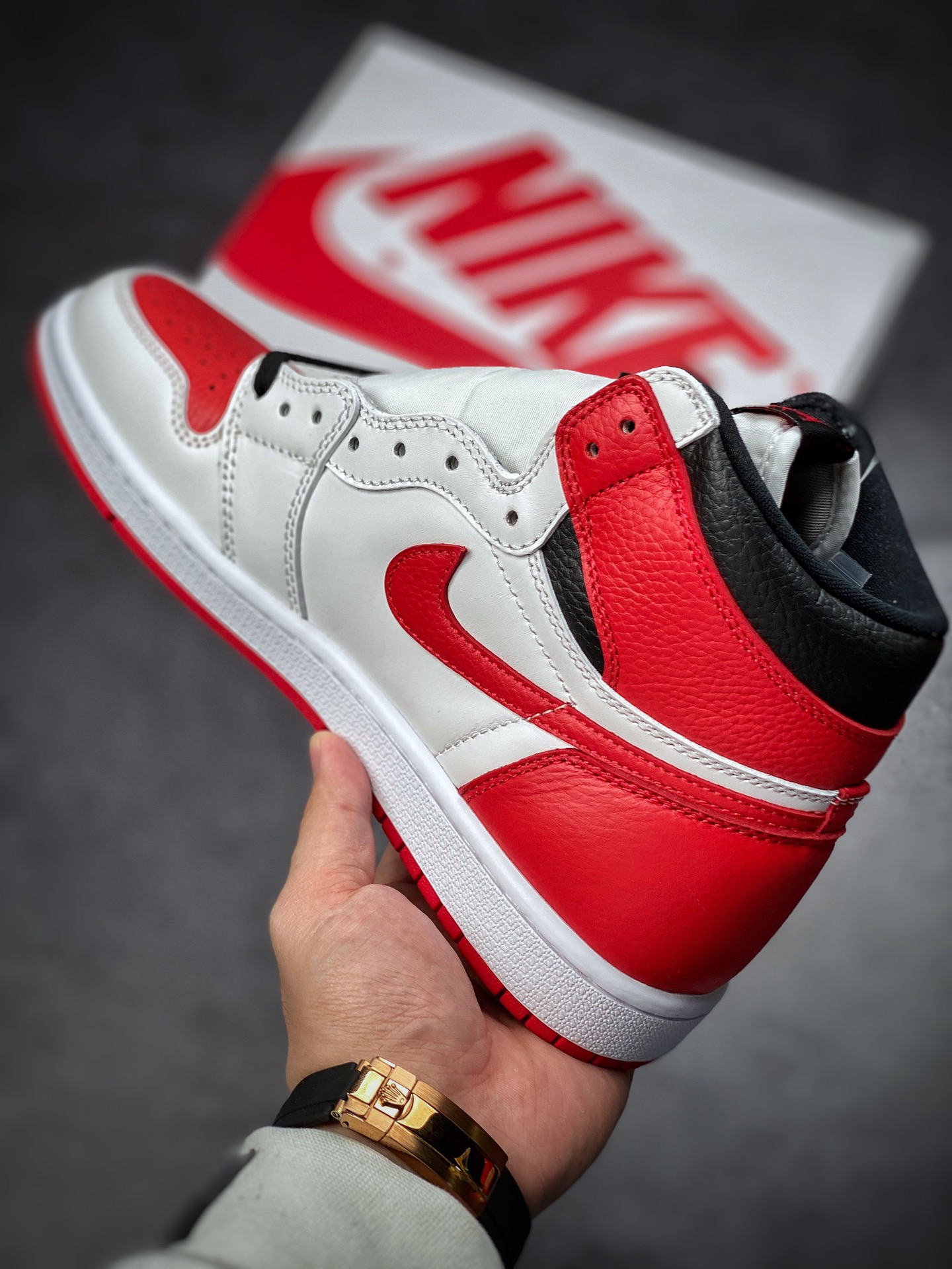 260  Air Jordan 1 “Herigtage”白黑红 555088-161