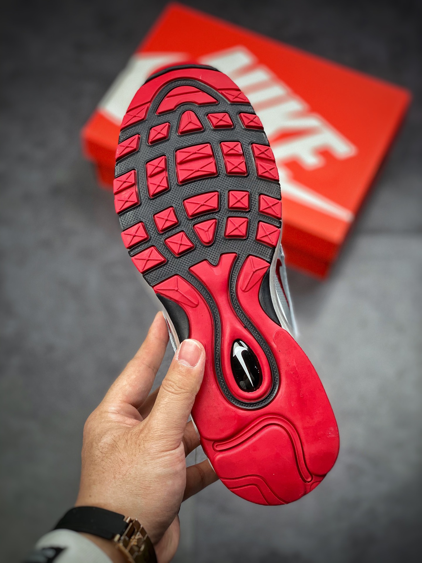 240  Nike Air Max 97  复古子弹 气垫百搭休闲运动慢跑鞋 白银灰红 DM0027-100
