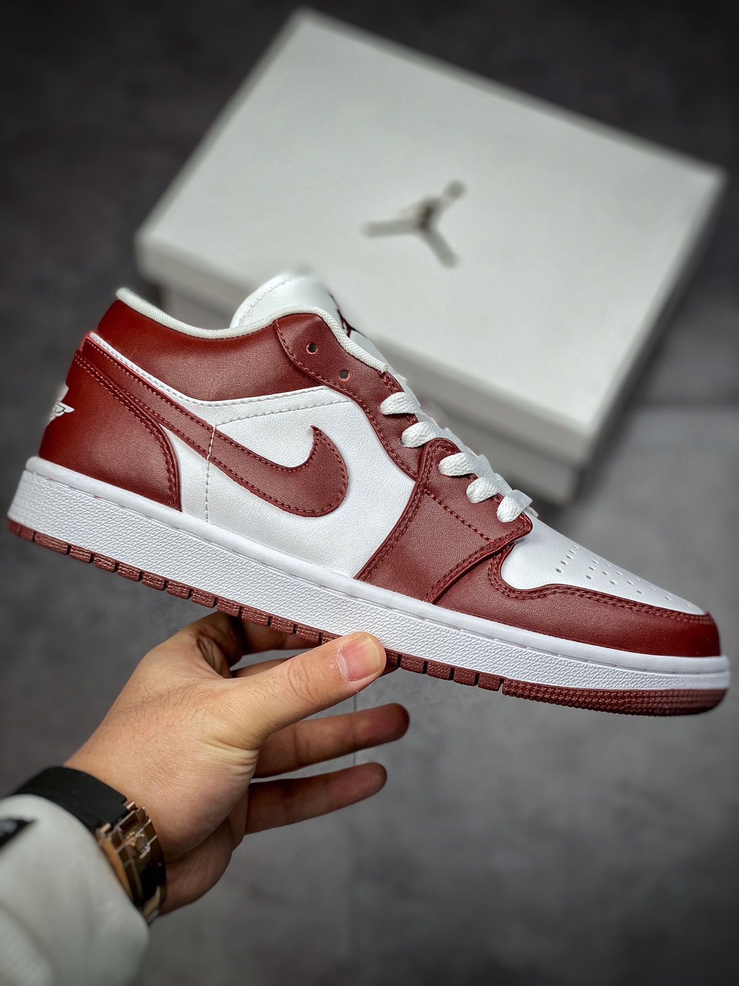 200  Air Jordan 1 Low 低帮复古文化篮球鞋 棕红/深酒红DC0774-116