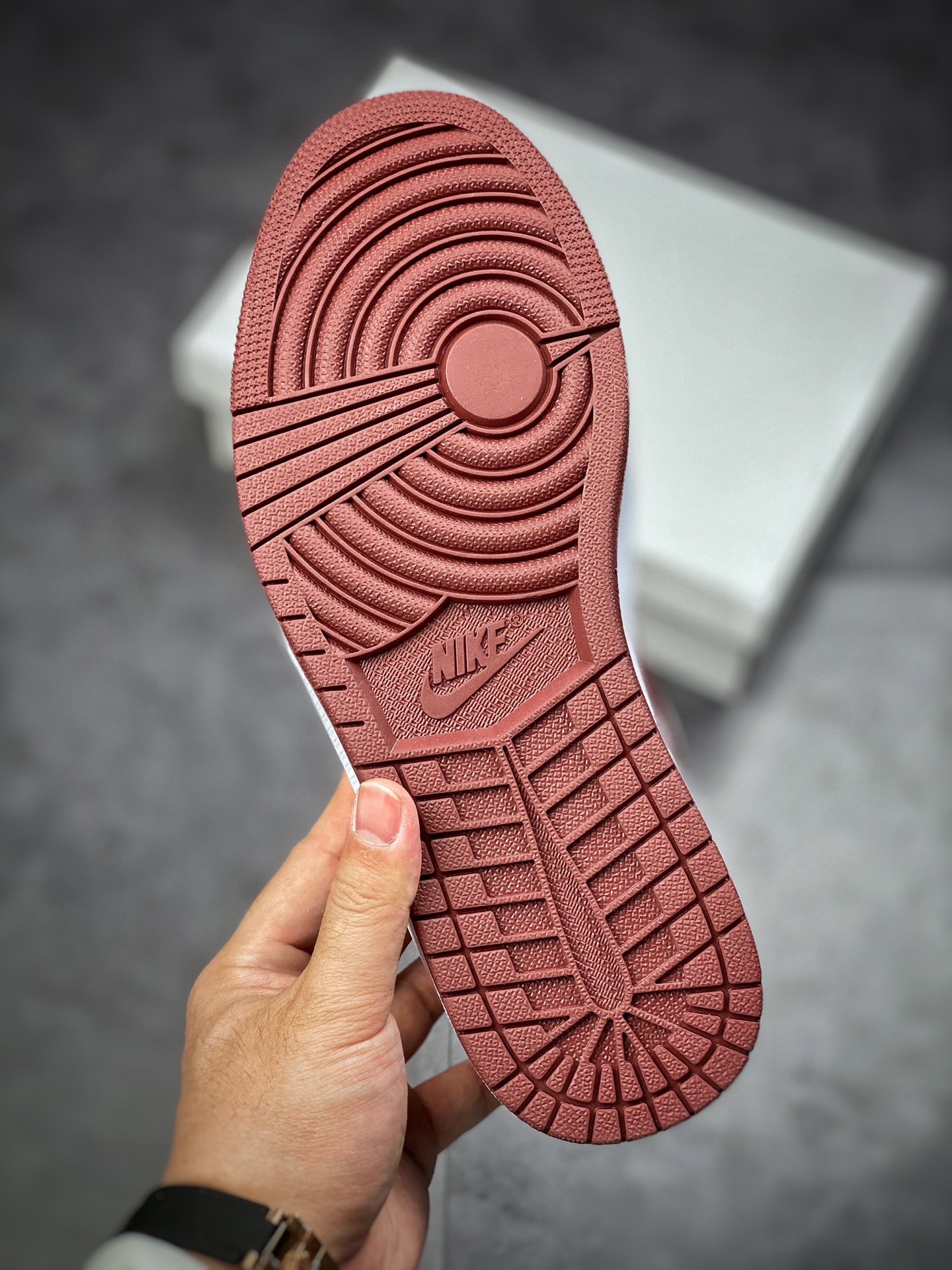200  Air Jordan 1 Low 低帮复古文化篮球鞋 棕红/深酒红DC0774-116