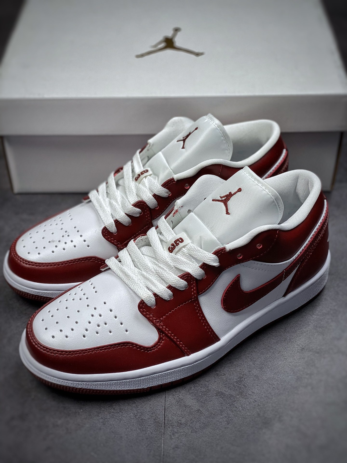 200  Air Jordan 1 Low 低帮复古文化篮球鞋 棕红/深酒红DC0774-116