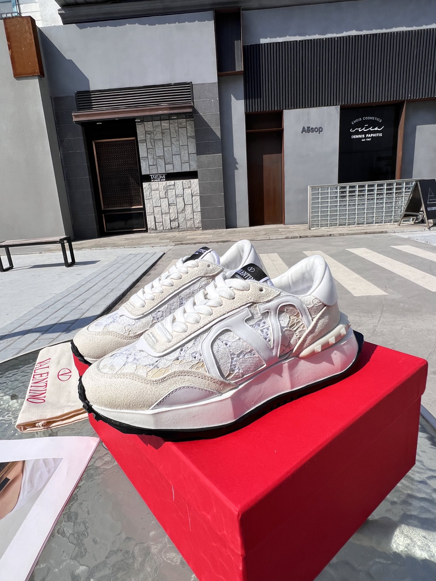 K0    Valentino华伦天奴 Lacerunner 蕾丝和网眼织物运动鞋   2022早春系列情侣款💑重磅来袭原版购入一比一拆卸复刻金典鞋面大logo尽显品牌光芒，女款35-41。男款38-45[胜利]官网发售6色现货供应