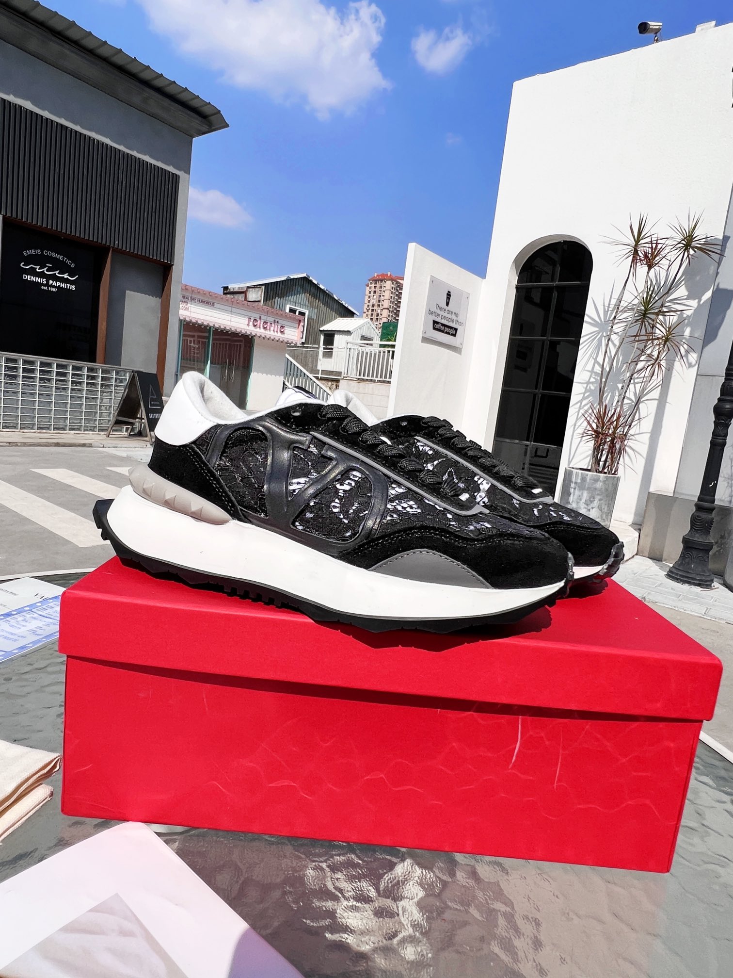 K0    Valentino华伦天奴 Lacerunner 蕾丝和网眼织物运动鞋   2022早春系列情侣款💑重磅来袭原版购入一比一拆卸复刻金典鞋面大logo尽显品牌光芒，女款35-41。男款38-45[胜利]官网发售6色现货供应