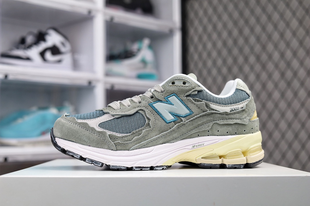 G5 Get纯原版本 New Balance 2002 复古休闲跑步鞋 反光 M 2002RHO最新出的 2002R系列，鞋款延续了经典科技，升级版N-ERGY缓震物料机能与材质上脚太舒适了，鞋面的柔软麂皮搭配尼龙网布，特别透气而且还复古感，不管是搭配牛仔裤还工装裤都是百搭699BD