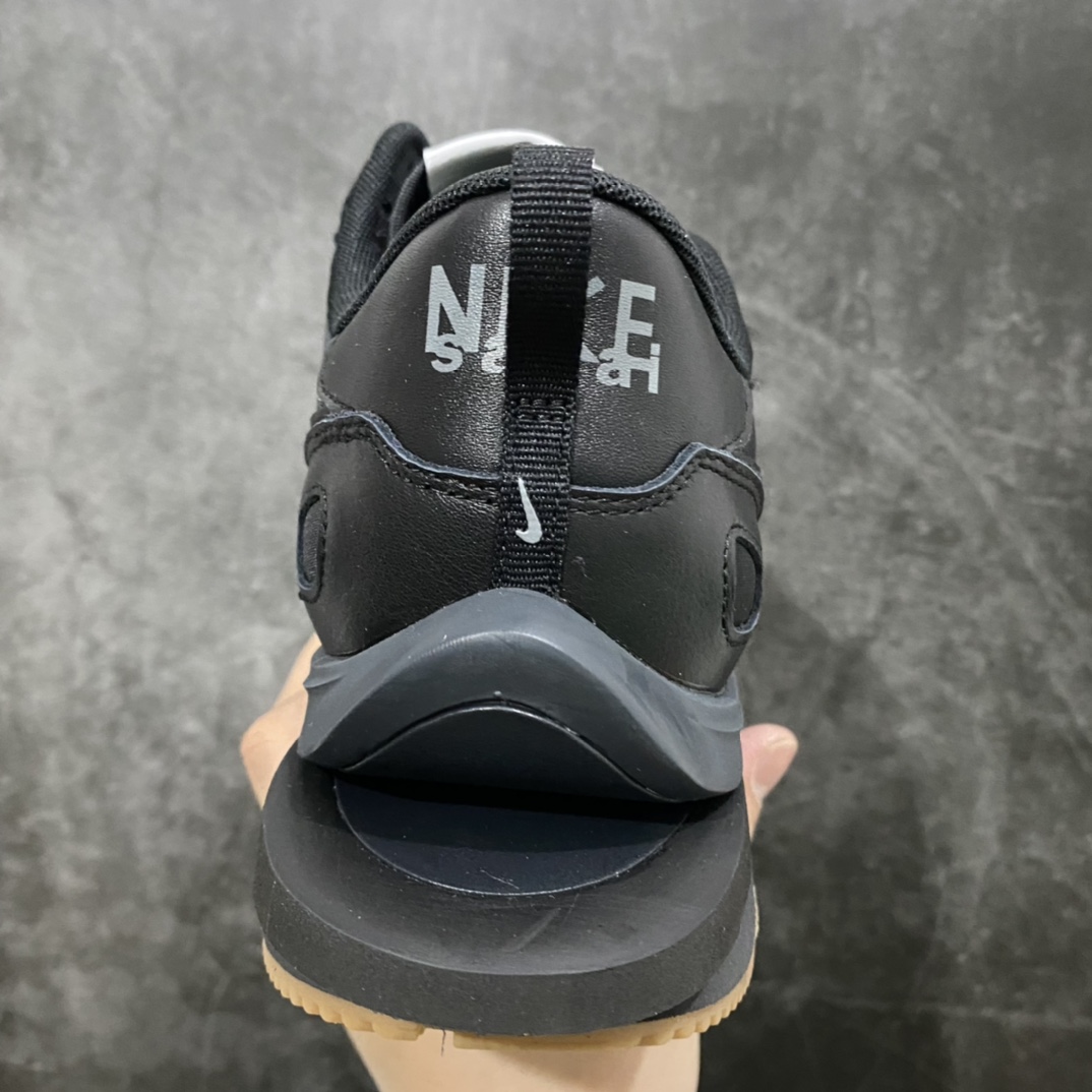 图片[4]-渠道最强版Sacai 3.0卡其 Sacai x NK Vaporwaffle 3.0 黑生胶 DD1875-001 递N轮即将补货 市售天花板品质 一线头部大厂出品 平台高端零售卖家专供品质 原鞋原厂数据原楦头纸板开发 正确原厂织唛标 转印工艺 原厂鞋面材料 正确织面 全网最大程度还原ZP工艺版本 尺码：36 36.5 37.5 38 38.5 39 40 40.5 41 42 42.5 43 44 44.5 45 46-选品中心