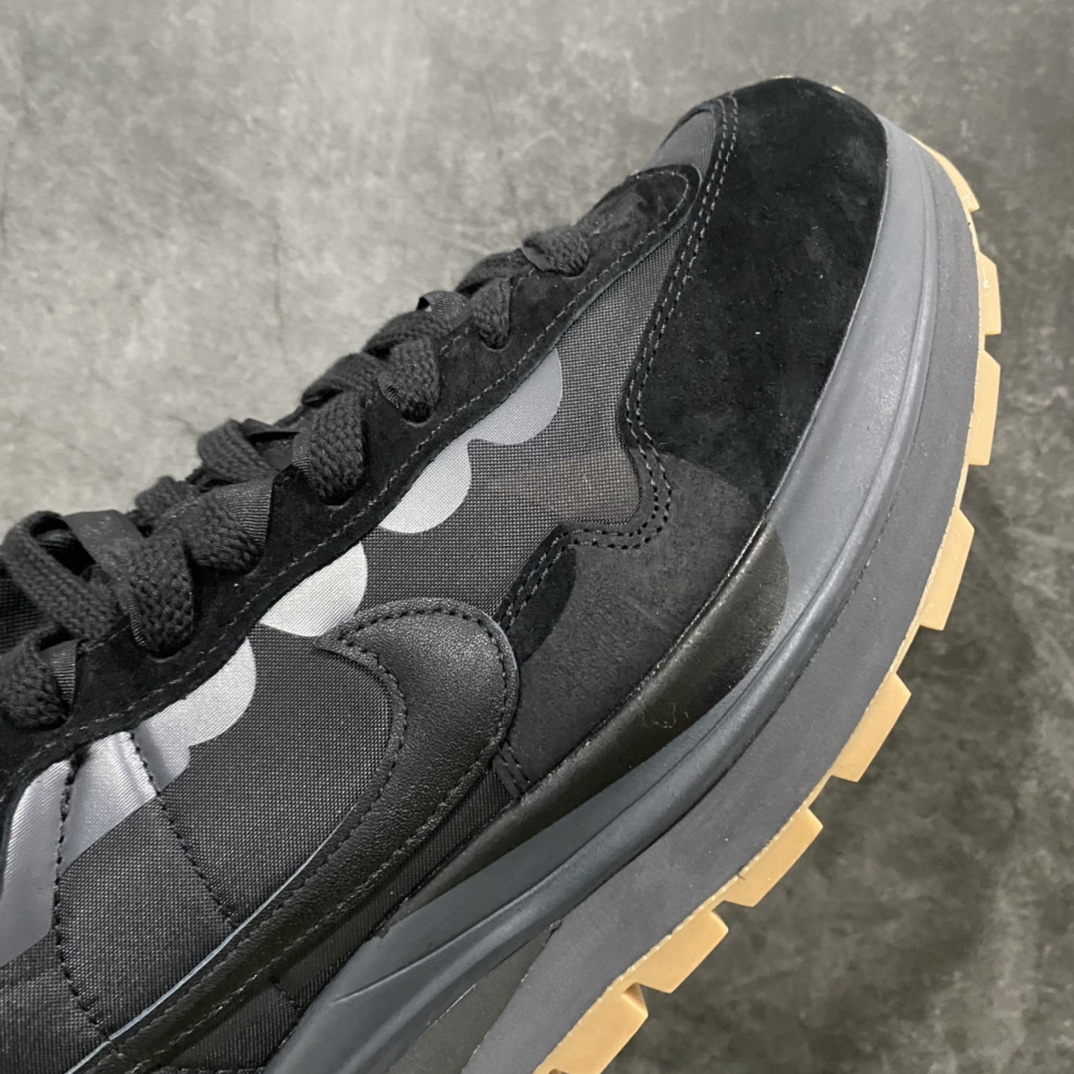 图片[5]-渠道最强版Sacai 3.0卡其 Sacai x NK Vaporwaffle 3.0 黑生胶 DD1875-001 递N轮即将补货 市售天花板品质 一线头部大厂出品 平台高端零售卖家专供品质 原鞋原厂数据原楦头纸板开发 正确原厂织唛标 转印工艺 原厂鞋面材料 正确织面 全网最大程度还原ZP工艺版本 尺码：36 36.5 37.5 38 38.5 39 40 40.5 41 42 42.5 43 44 44.5 45 46-选品中心