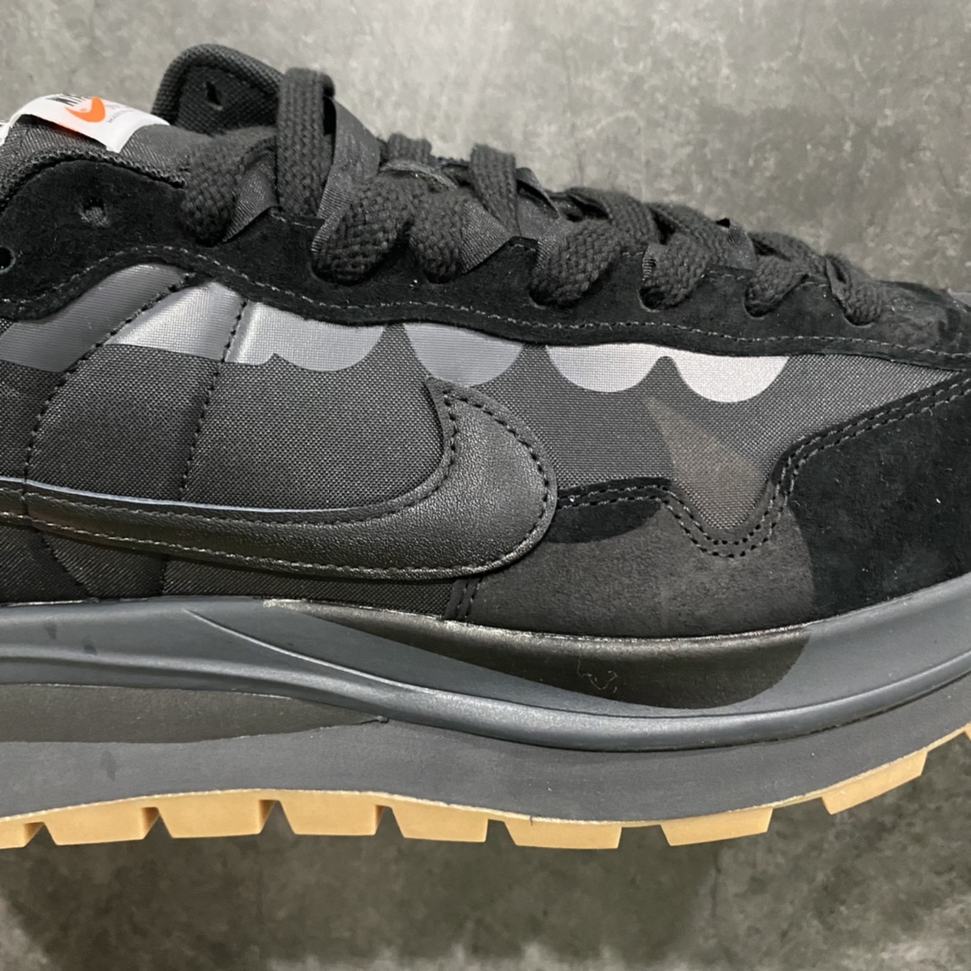 图片[9]-渠道最强版Sacai 3.0卡其 Sacai x NK Vaporwaffle 3.0 黑生胶 DD1875-001 递N轮即将补货 市售天花板品质 一线头部大厂出品 平台高端零售卖家专供品质 原鞋原厂数据原楦头纸板开发 正确原厂织唛标 转印工艺 原厂鞋面材料 正确织面 全网最大程度还原ZP工艺版本 尺码：36 36.5 37.5 38 38.5 39 40 40.5 41 42 42.5 43 44 44.5 45 46-选品中心