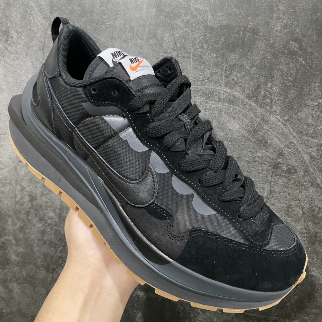 图片[3]-渠道最强版Sacai 3.0卡其 Sacai x NK Vaporwaffle 3.0 黑生胶 DD1875-001 递N轮即将补货 市售天花板品质 一线头部大厂出品 平台高端零售卖家专供品质 原鞋原厂数据原楦头纸板开发 正确原厂织唛标 转印工艺 原厂鞋面材料 正确织面 全网最大程度还原ZP工艺版本 尺码：36 36.5 37.5 38 38.5 39 40 40.5 41 42 42.5 43 44 44.5 45 46-选品中心