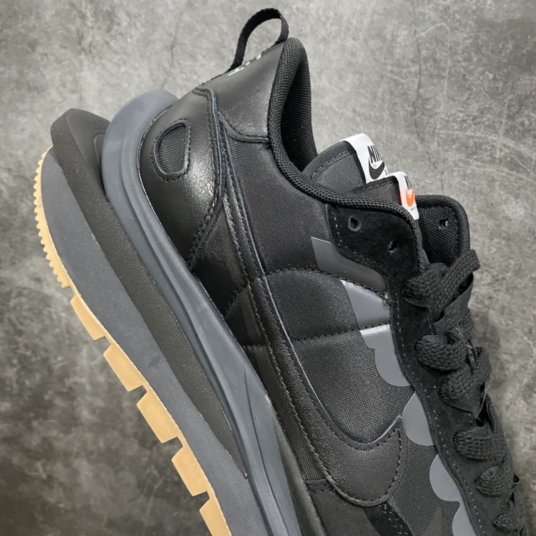 图片[6]-渠道最强版Sacai 3.0卡其 Sacai x NK Vaporwaffle 3.0 黑生胶 DD1875-001 递N轮即将补货 市售天花板品质 一线头部大厂出品 平台高端零售卖家专供品质 原鞋原厂数据原楦头纸板开发 正确原厂织唛标 转印工艺 原厂鞋面材料 正确织面 全网最大程度还原ZP工艺版本 尺码：36 36.5 37.5 38 38.5 39 40 40.5 41 42 42.5 43 44 44.5 45 46-选品中心