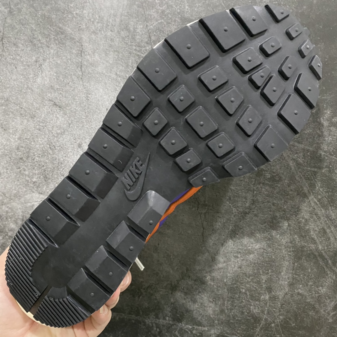 图片[5]-渠道最强版Sacai 3.0卡其 Sacai x NK Vaporwaffle 3.0 紫金 DD1875-500 递N轮即将补货 市售天花板品质 一线头部大厂出品 平台高端零售卖家专供品质 原鞋原厂数据原楦头纸板开发 正确原厂织唛标 转印工艺 原厂鞋面材料 正确织面 全网最大程度还原ZP工艺版本 尺码：36 36.5 37.5 38 38.5 39 40 40.5 41 42 42.5 43 44 44.5 45 46-选品中心