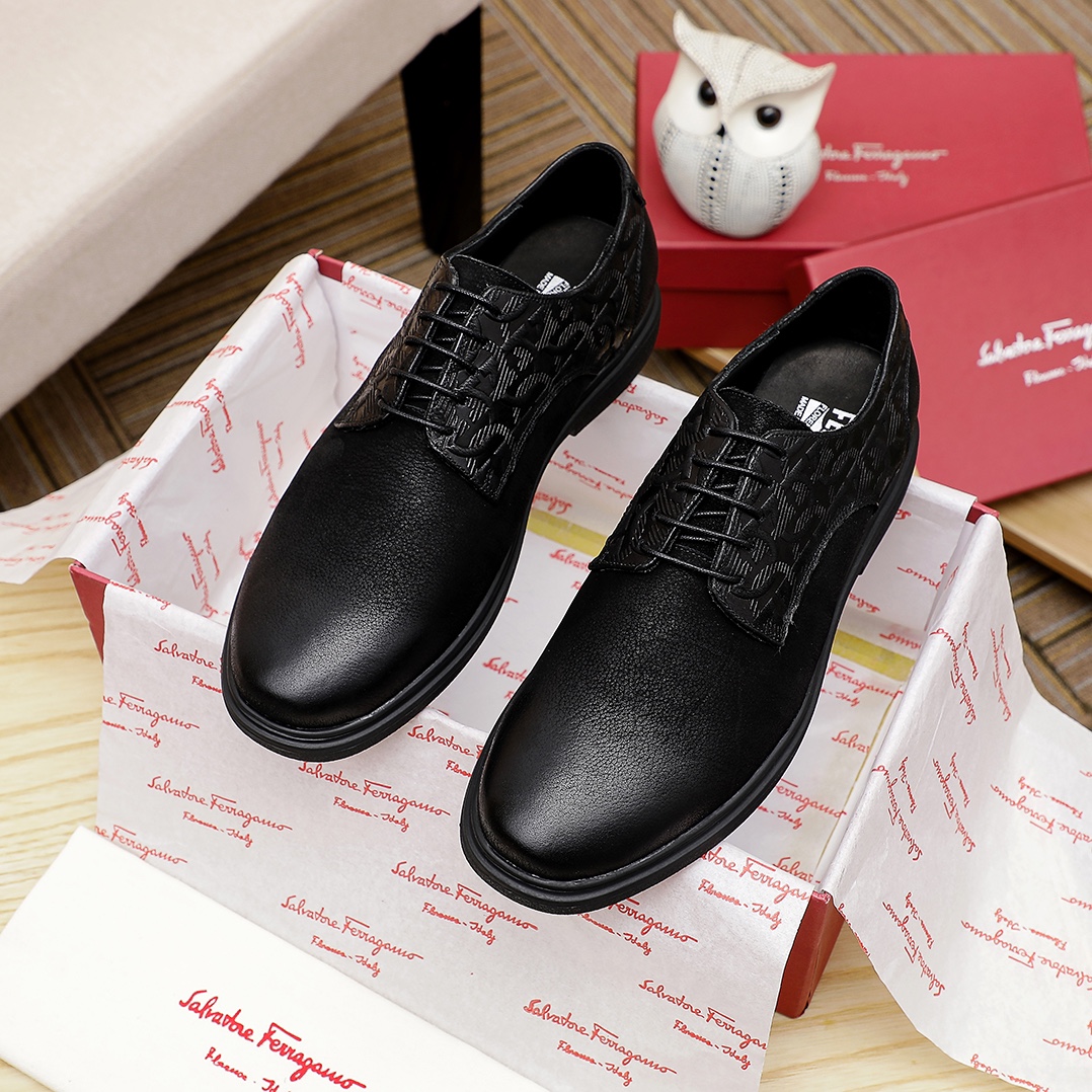 J5  Ferragamo菲拉格慕 爆款时尚休闲鞋🇨🇳官网专柜1:1制作，原版开模💯好质量看得见，进口高端头层打蜡小牛皮，水染🐂皮内里🌿纹路很清优质防水防滑耐磨大底🎋高品质低价位，真正的纯手工制作🍓黑色，