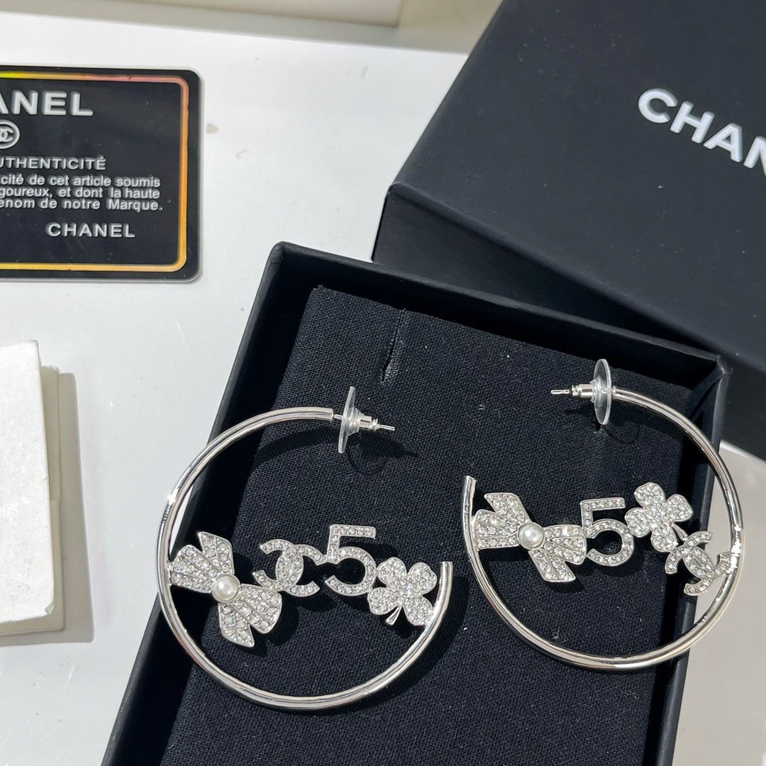 新款☑️CHANEL香奈儿双c蝴蝶结5字四叶草耳钉耳环