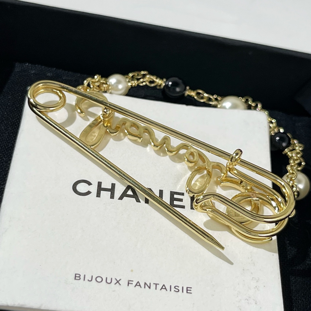 新款☑️CHANEL香奈儿双c流苏珍珠别针🧷胸针
