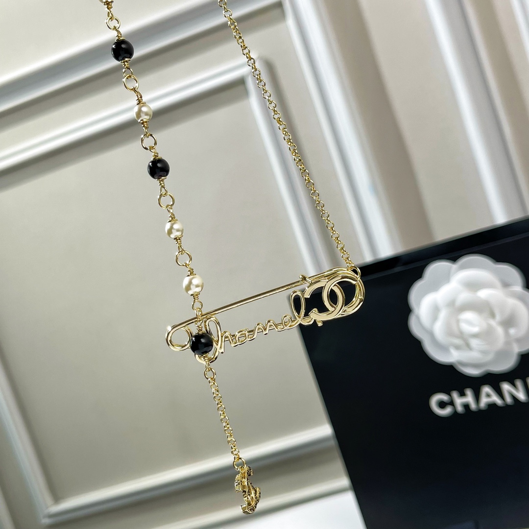 新款☑️CHANEL香奈儿双c流苏珍珠别针🧷项链