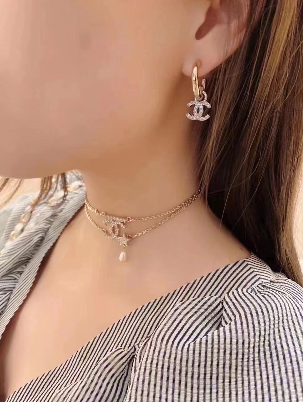 新款☑️CHANEL香奈儿满钻双c耳钉耳环