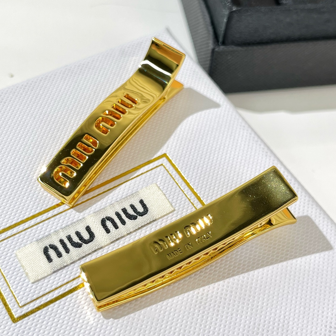 MIU MIU缪缪珍珠鸭嘴夹发夹发卡