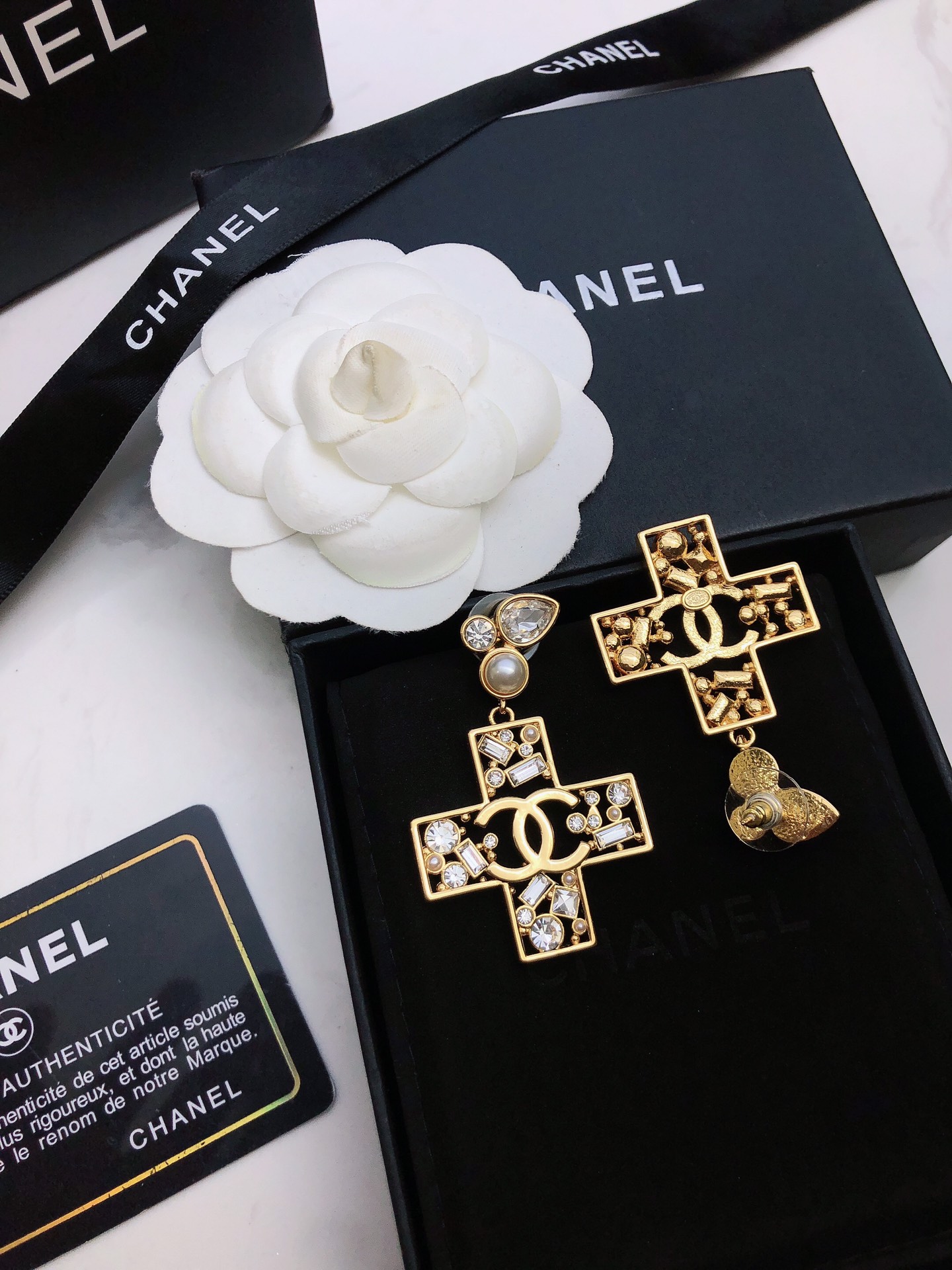Chanel香奈儿 中古 双C耳钉👀小香家的款式真心无需多介绍😘🎶每一款都超好看，精致大方，非常显气质。