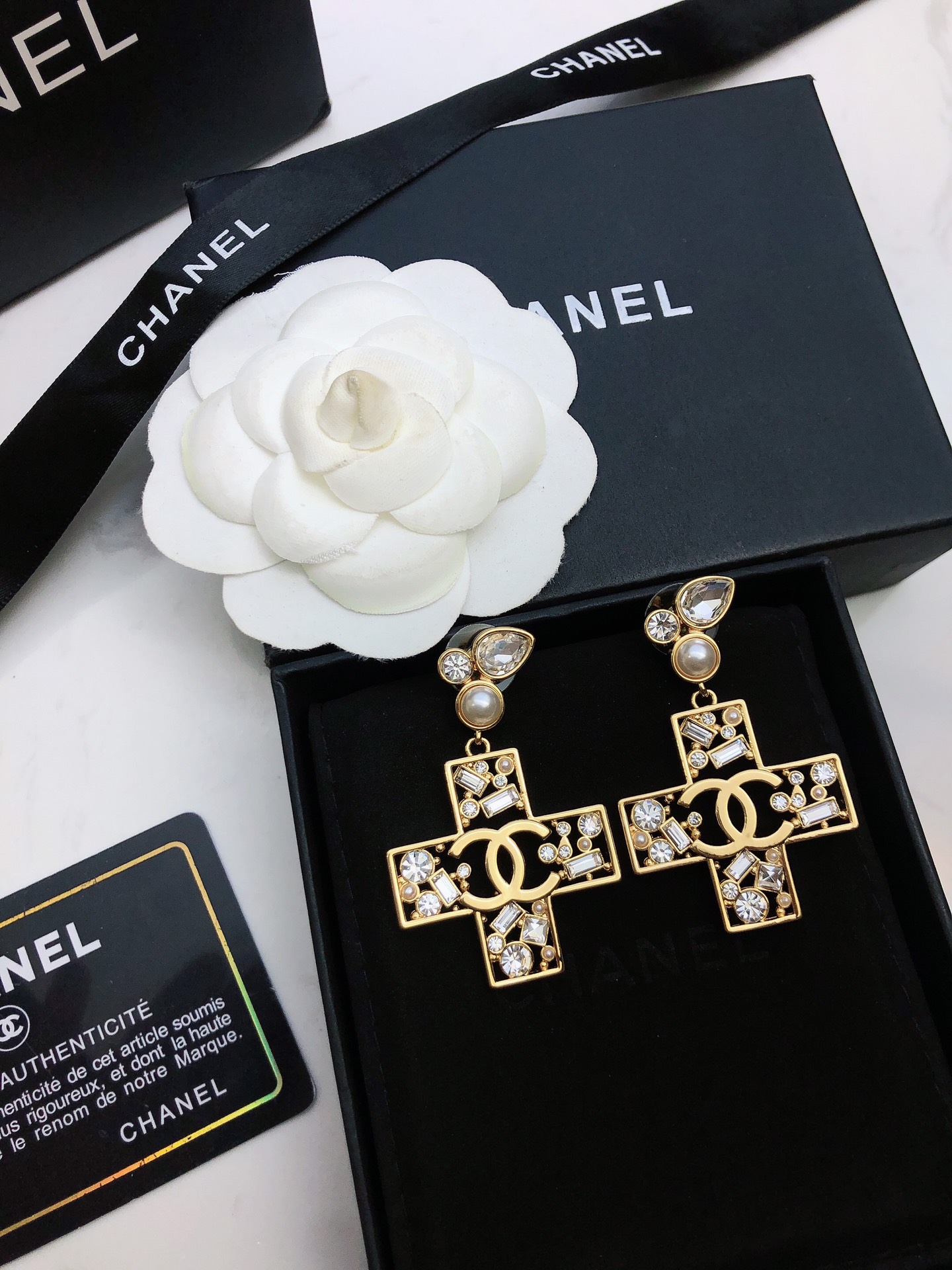Chanel香奈儿 中古 双C耳钉👀小香家的款式真心无需多介绍😘🎶每一款都超好看，精致大方，非常显气质。