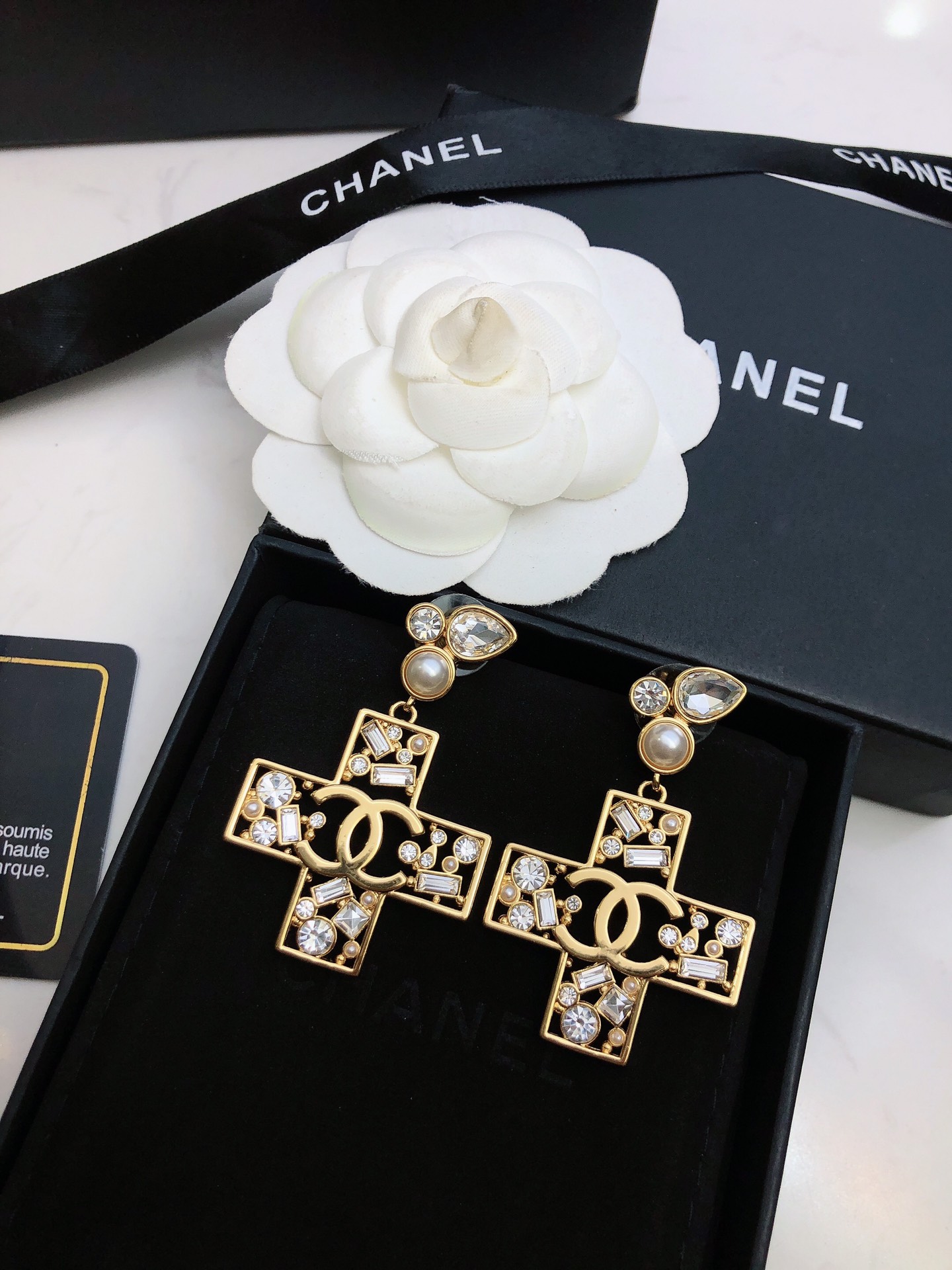 Chanel香奈儿 中古 双C耳钉👀小香家的款式真心无需多介绍😘🎶每一款都超好看，精致大方，非常显气质。