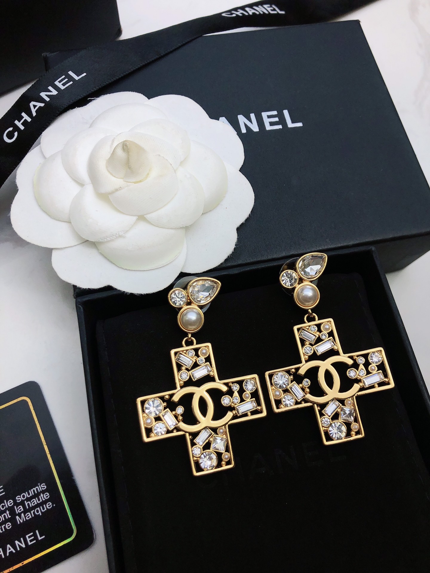 Chanel香奈儿 中古 双C耳钉👀小香家的款式真心无需多介绍😘🎶每一款都超好看，精致大方，非常显气质。