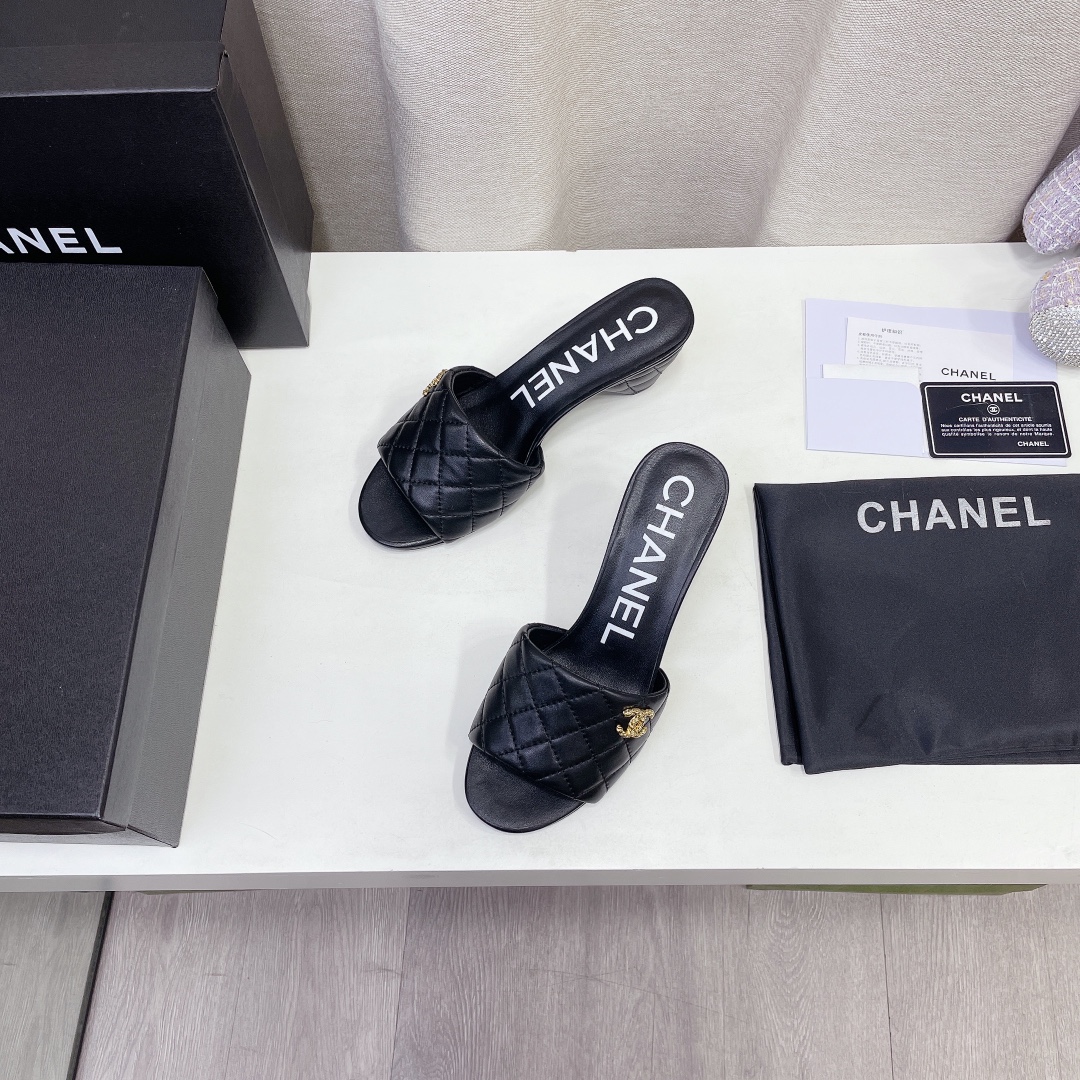--CHANEL𝟐𝟎𝟐𝟐/𝐒𝐒 𝐧𝐞𝐰 Primavera temprana diamante celosía talón cónico doble C hebilla zapati