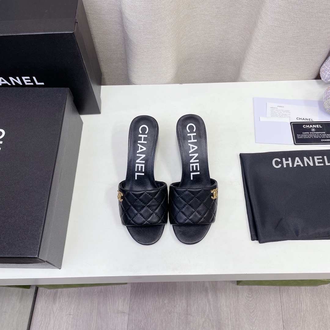 --CHANEL𝟐𝟎𝟐𝟐/𝐒𝐒 𝐧𝐞𝐰 Primavera temprana diamante celosía talón cónico doble C hebilla zapati