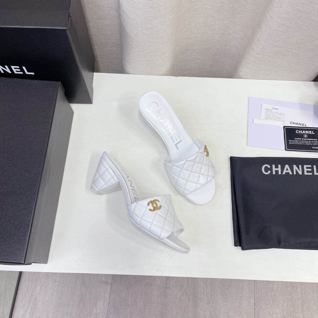 --CHANEL𝟐𝟎𝟐𝟐/𝐒𝐒 𝐧𝐞𝐰 Primavera temprana diamante celosía talón cónico doble C hebilla zapati
