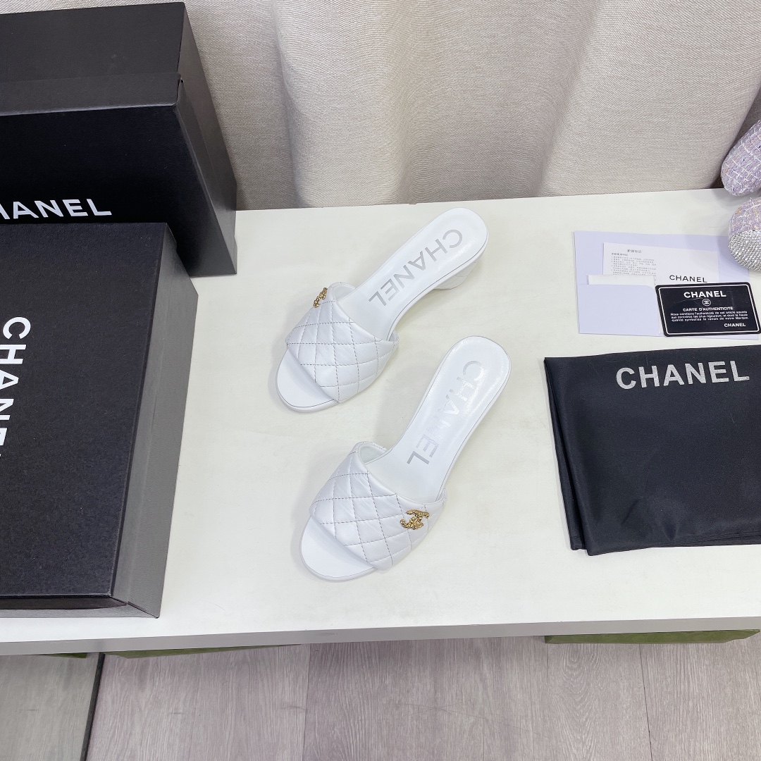 --CHANEL𝟐𝟎𝟐𝟐/𝐒𝐒 𝐧𝐞𝐰 Primavera temprana diamante celosía talón cónico doble C hebilla zapati