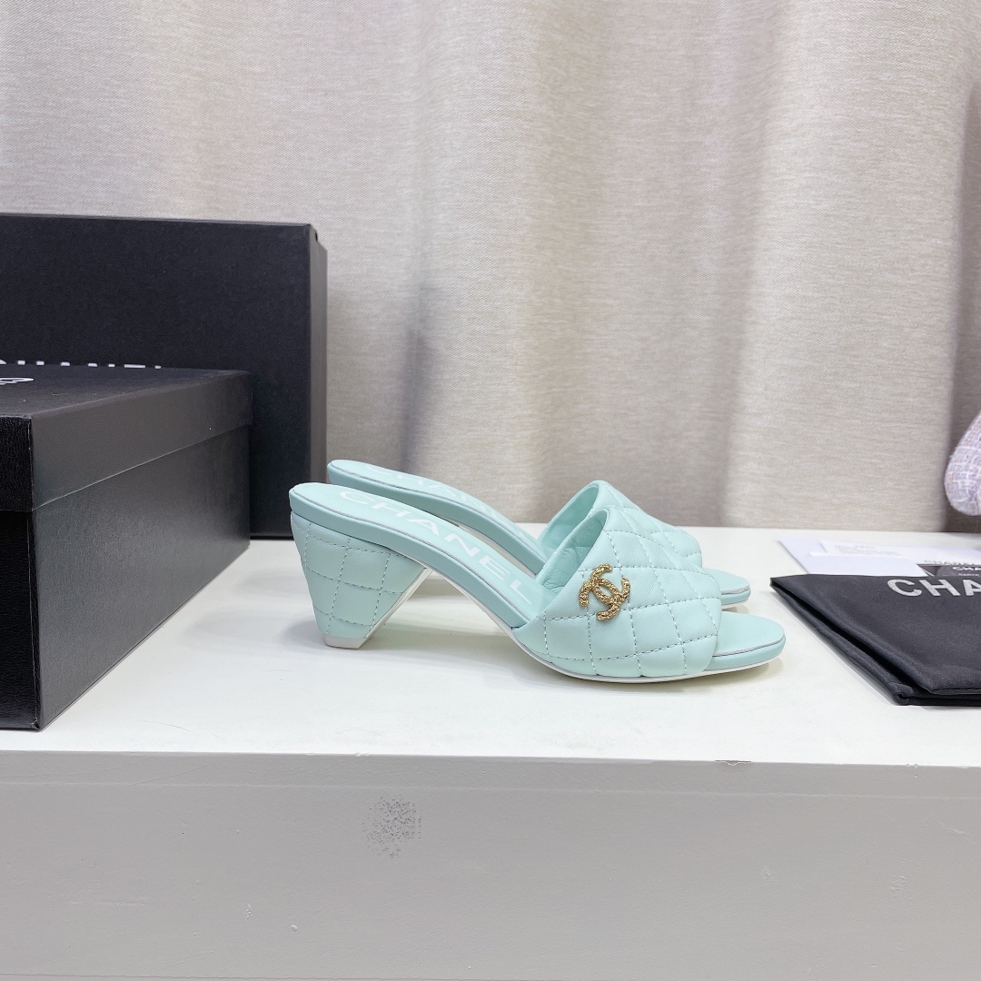 --CHANEL𝟐𝟎𝟐𝟐/𝐒𝐒 𝐧𝐞𝐰 Primavera temprana diamante celosía talón cónico doble C hebilla zapati