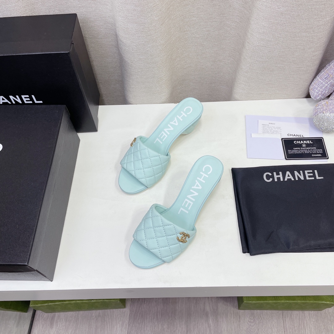 --CHANEL𝟐𝟎𝟐𝟐/𝐒𝐒 𝐧𝐞𝐰 Primavera temprana diamante celosía talón cónico doble C hebilla zapati