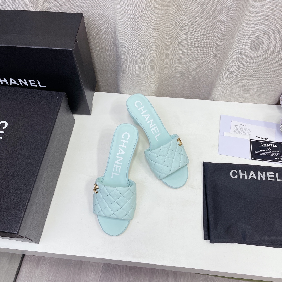 --CHANEL𝟐𝟎𝟐𝟐/𝐒𝐒 𝐧𝐞𝐰 Primavera temprana diamante celosía talón cónico doble C hebilla zapati