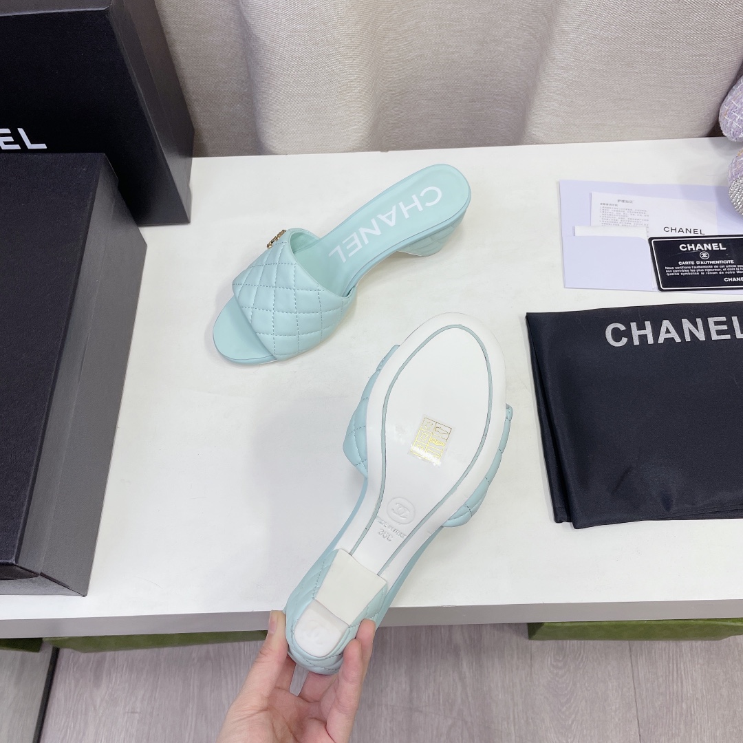 --CHANEL𝟐𝟎𝟐𝟐/𝐒𝐒 𝐧𝐞𝐰 Primavera temprana diamante celosía talón cónico doble C hebilla zapati