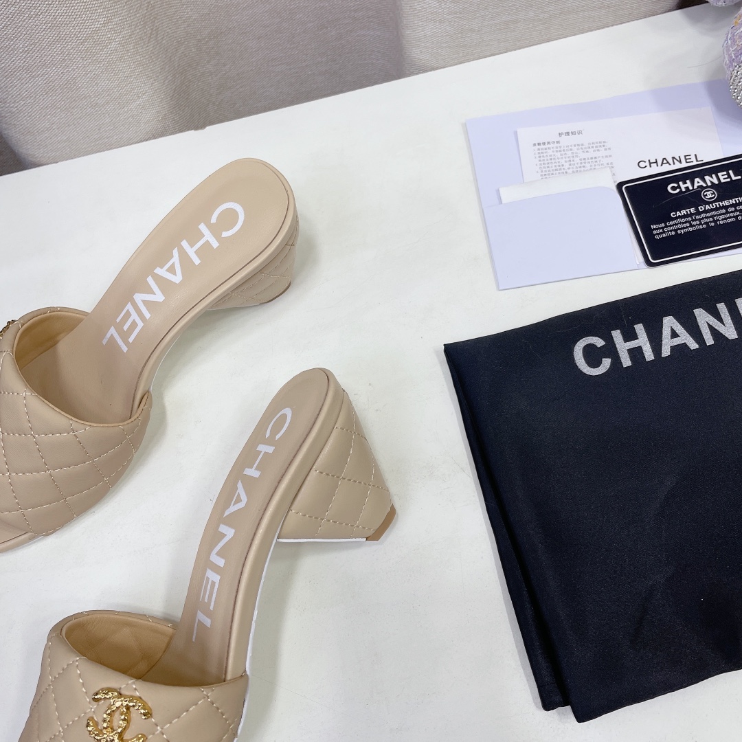 --CHANEL𝟐𝟎𝟐𝟐/𝐒𝐒 𝐧𝐞𝐰 Primavera temprana diamante celosía talón cónico doble C hebilla zapati