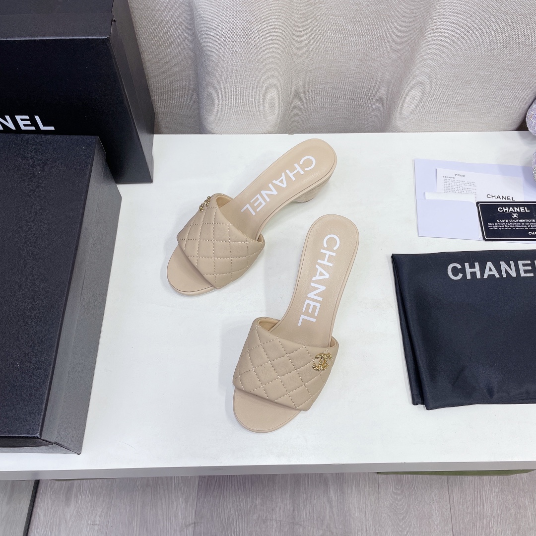 --CHANEL𝟐𝟎𝟐𝟐/𝐒𝐒 𝐧𝐞𝐰 Primavera temprana diamante celosía talón cónico doble C hebilla zapati