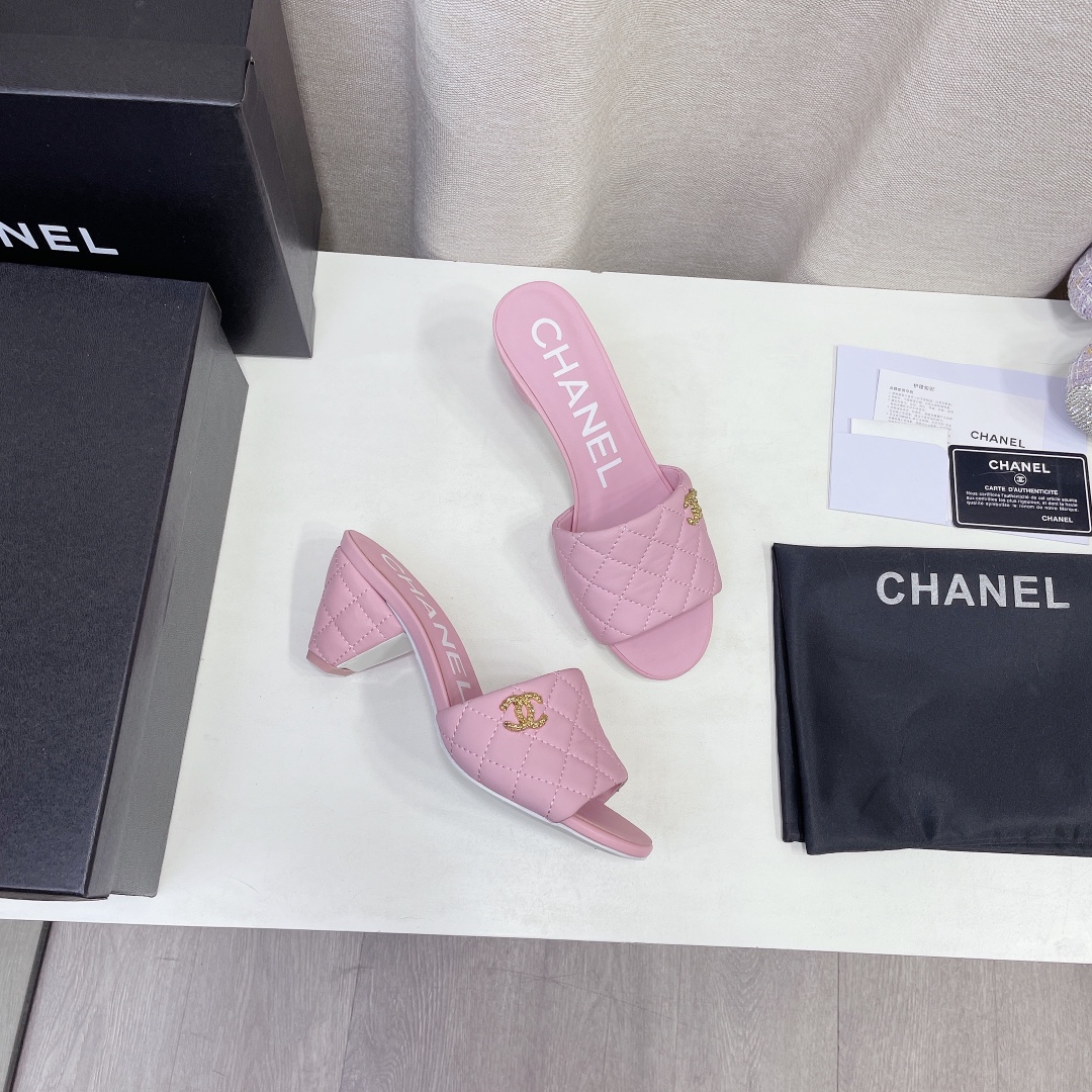 --CHANEL𝟐𝟎𝟐𝟐/𝐒𝐒 𝐧𝐞𝐰 Primavera temprana diamante celosía talón cónico doble C hebilla zapati
