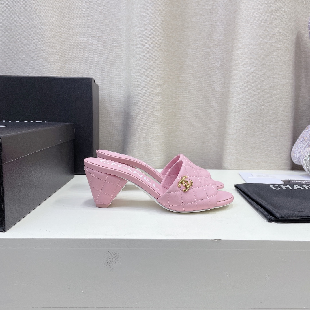 --CHANEL𝟐𝟎𝟐𝟐/𝐒𝐒 𝐧𝐞𝐰 Primavera temprana diamante celosía talón cónico doble C hebilla zapati