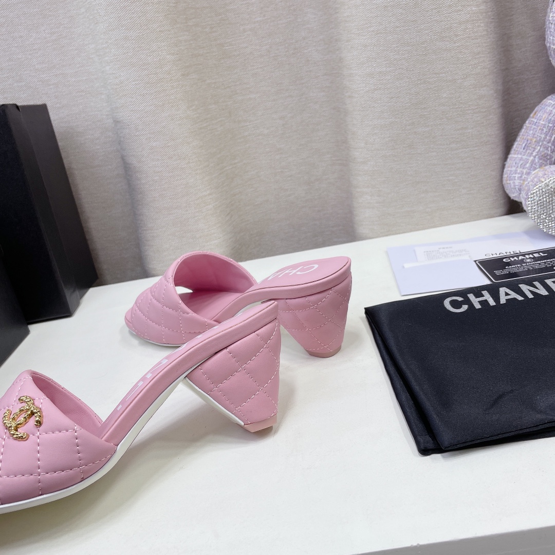--CHANEL𝟐𝟎𝟐𝟐/𝐒𝐒 𝐧𝐞𝐰 Primavera temprana diamante celosía talón cónico doble C hebilla zapati
