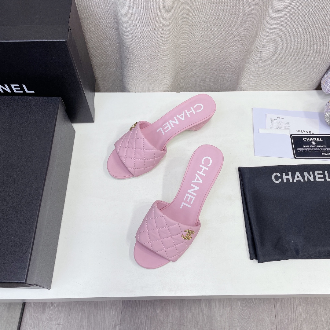 --CHANEL𝟐𝟎𝟐𝟐/𝐒𝐒 𝐧𝐞𝐰 Primavera temprana diamante celosía talón cónico doble C hebilla zapati