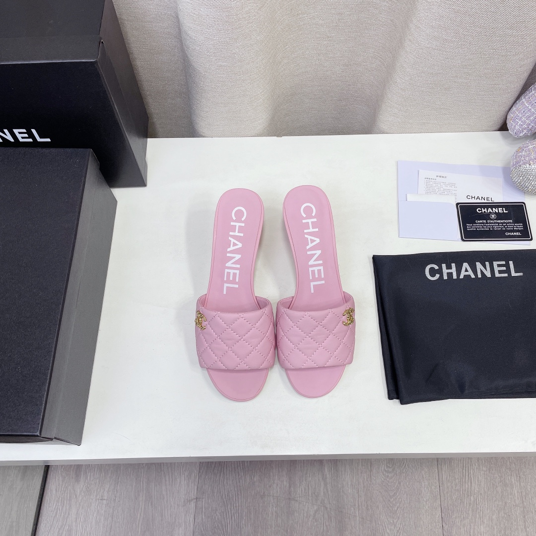 --CHANEL𝟐𝟎𝟐𝟐/𝐒𝐒 𝐧𝐞𝐰 Primavera temprana diamante celosía talón cónico doble C hebilla zapati