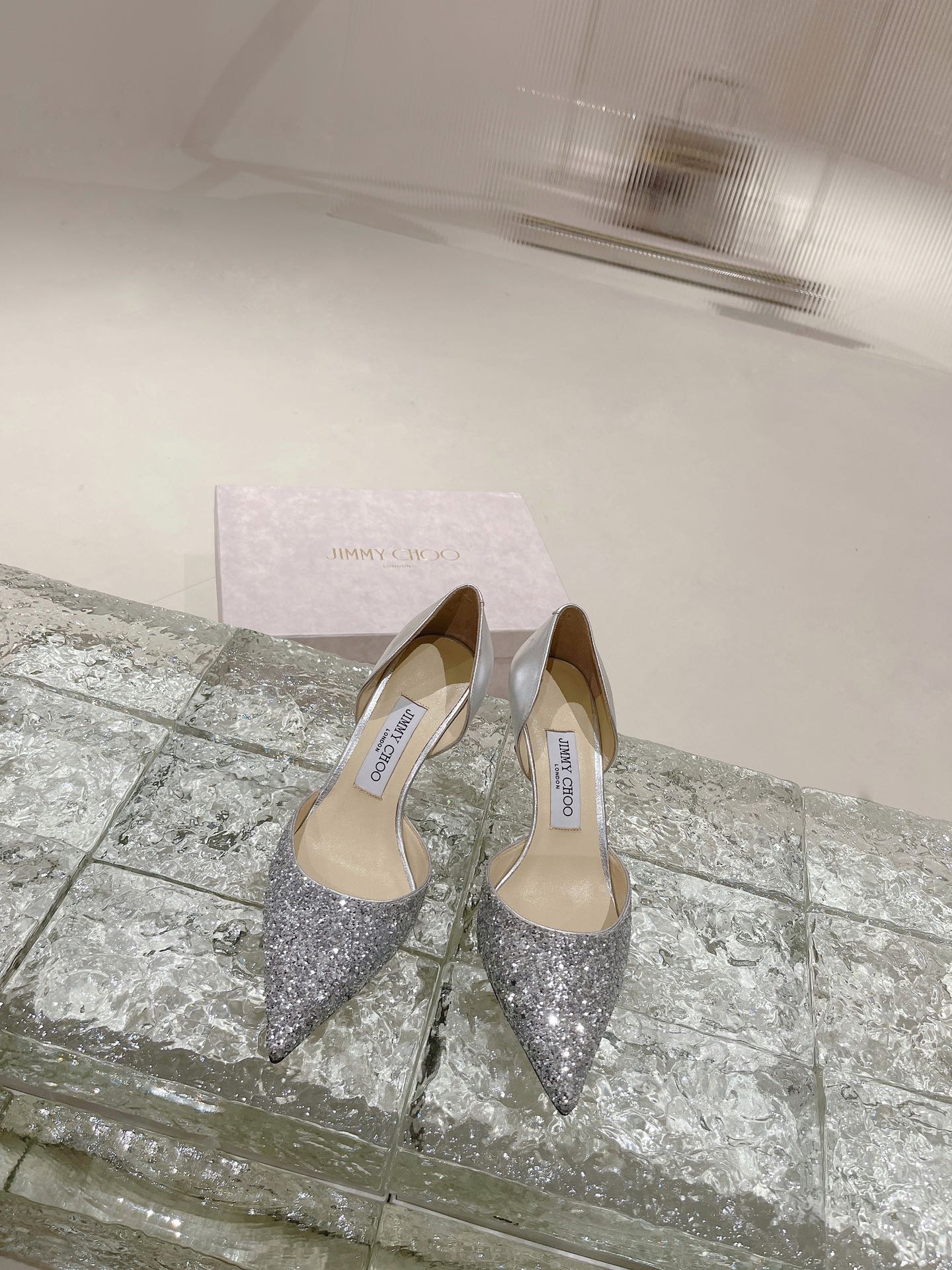 JIMMY CHOO Escarpins à talons, bout pointu, décolleté, brides en cristal + cuir de mouton importé, cuir de mouton grainé cristal