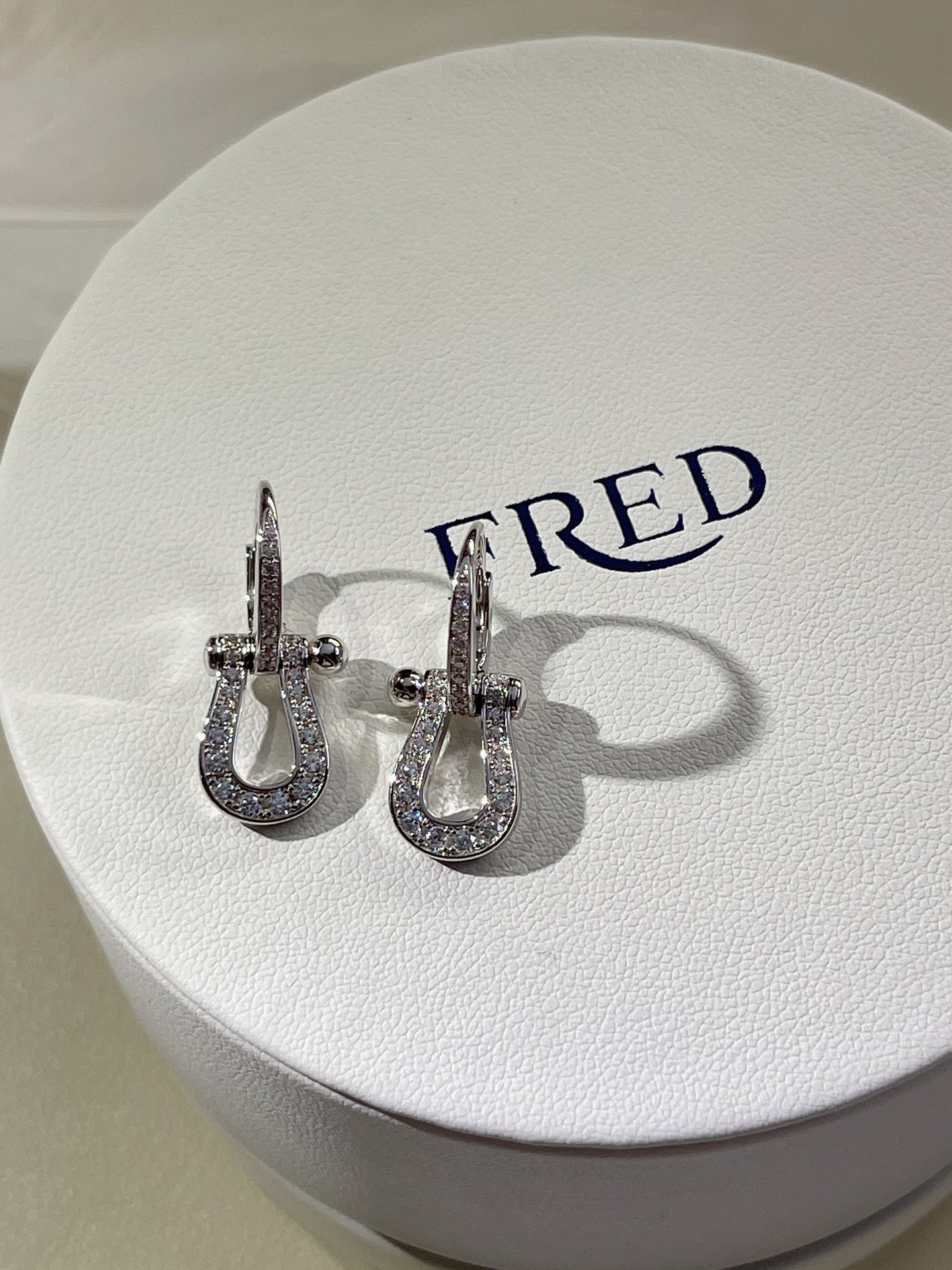 Fred Fre* 马蹄满钻耳环 Force10系列 璀璨美钻配灵动马蹄 干练又婉约
