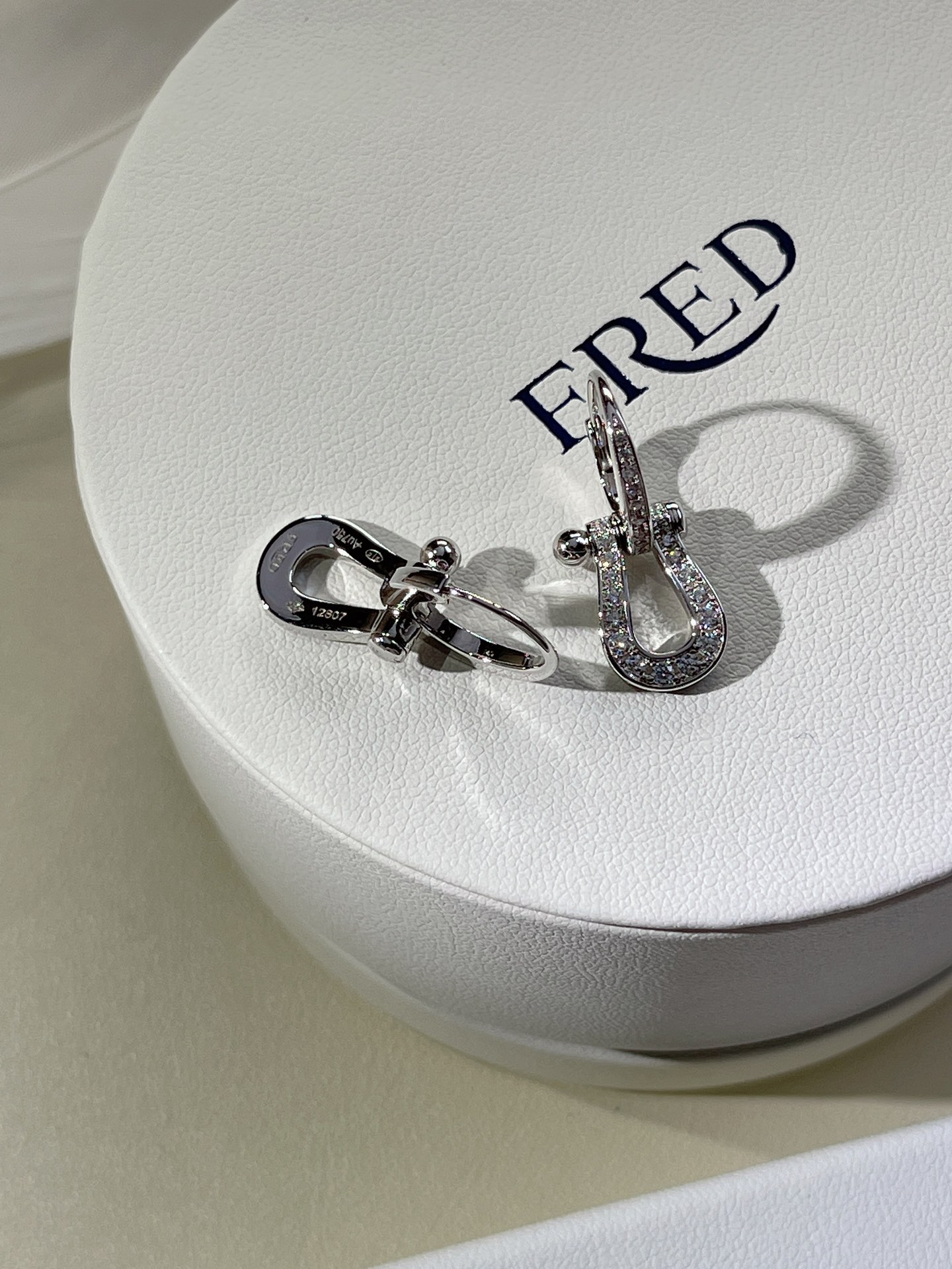 Fred Fre* 马蹄满钻耳环 Force10系列 璀璨美钻配灵动马蹄 干练又婉约