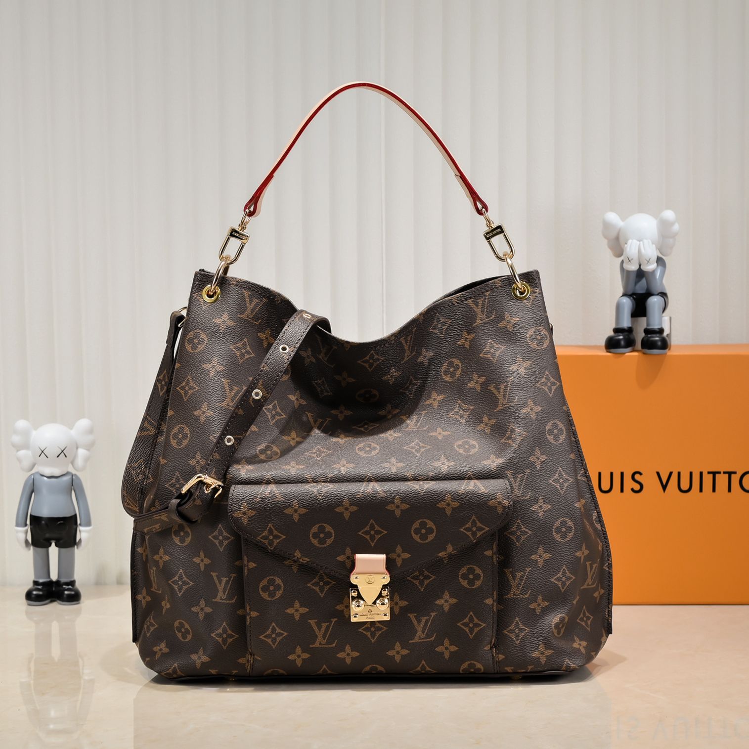 Louis Vuitton Handbag 12118
