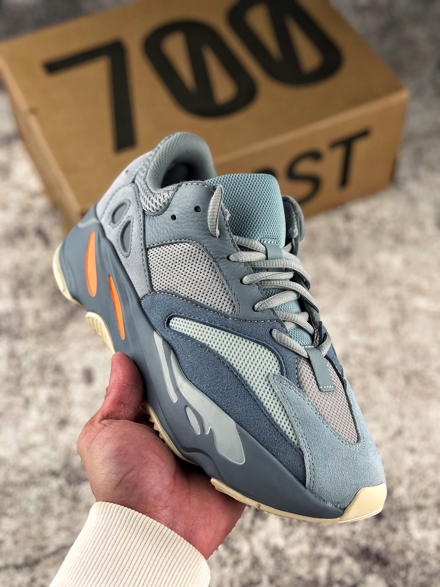 本地自取 核心放店
Adidas Yeezy 700v2 