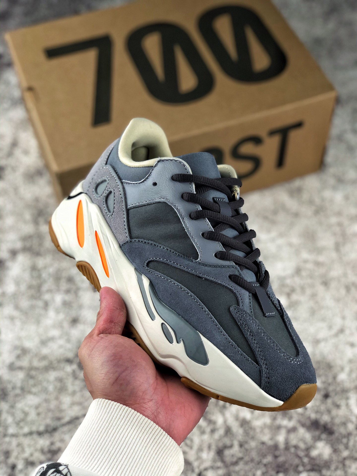 本地自取 核心放店
Adidas Yeezy 700v2 