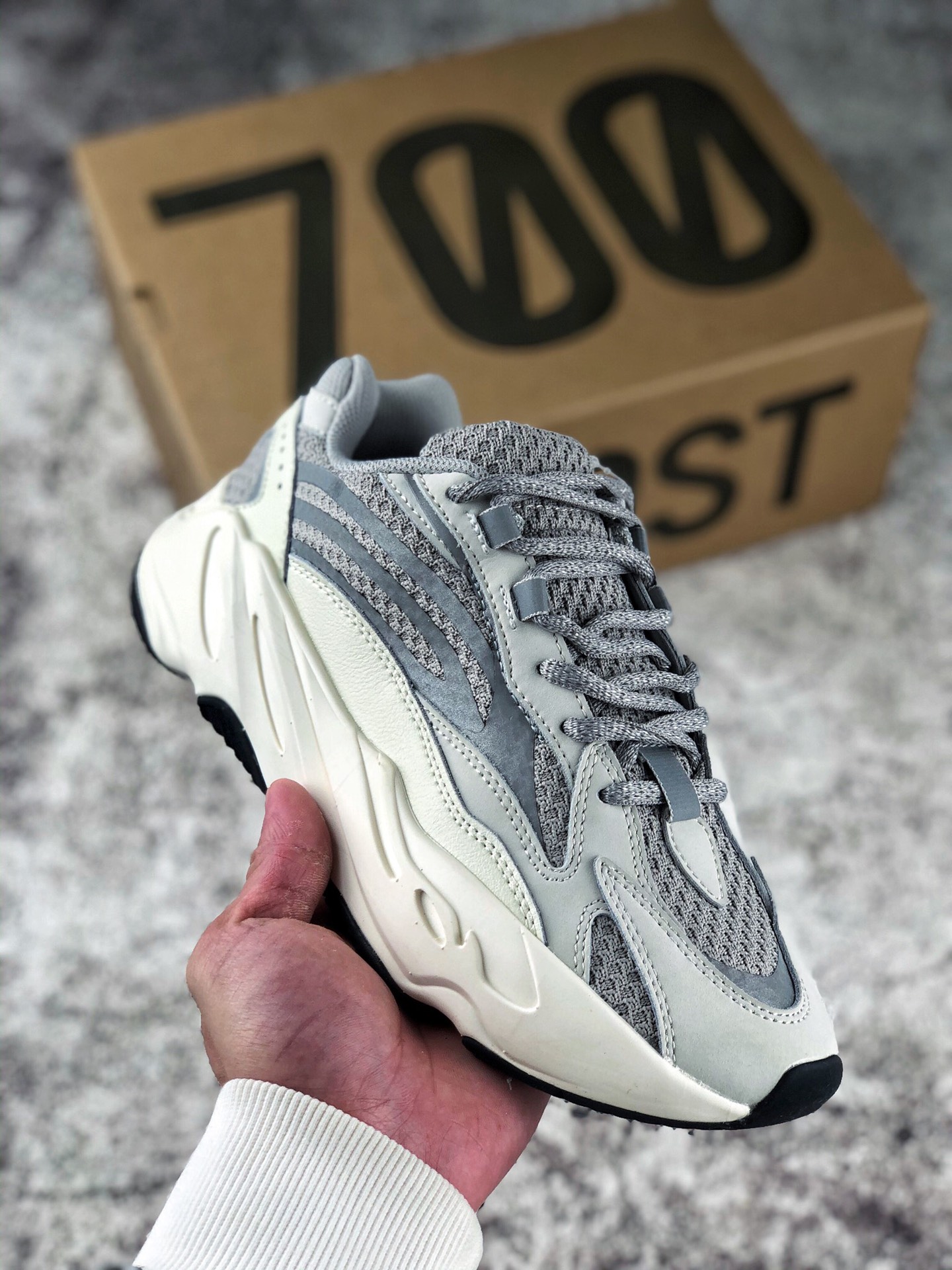 本地自取 核心放店
Adidas Yeezy 700v2 