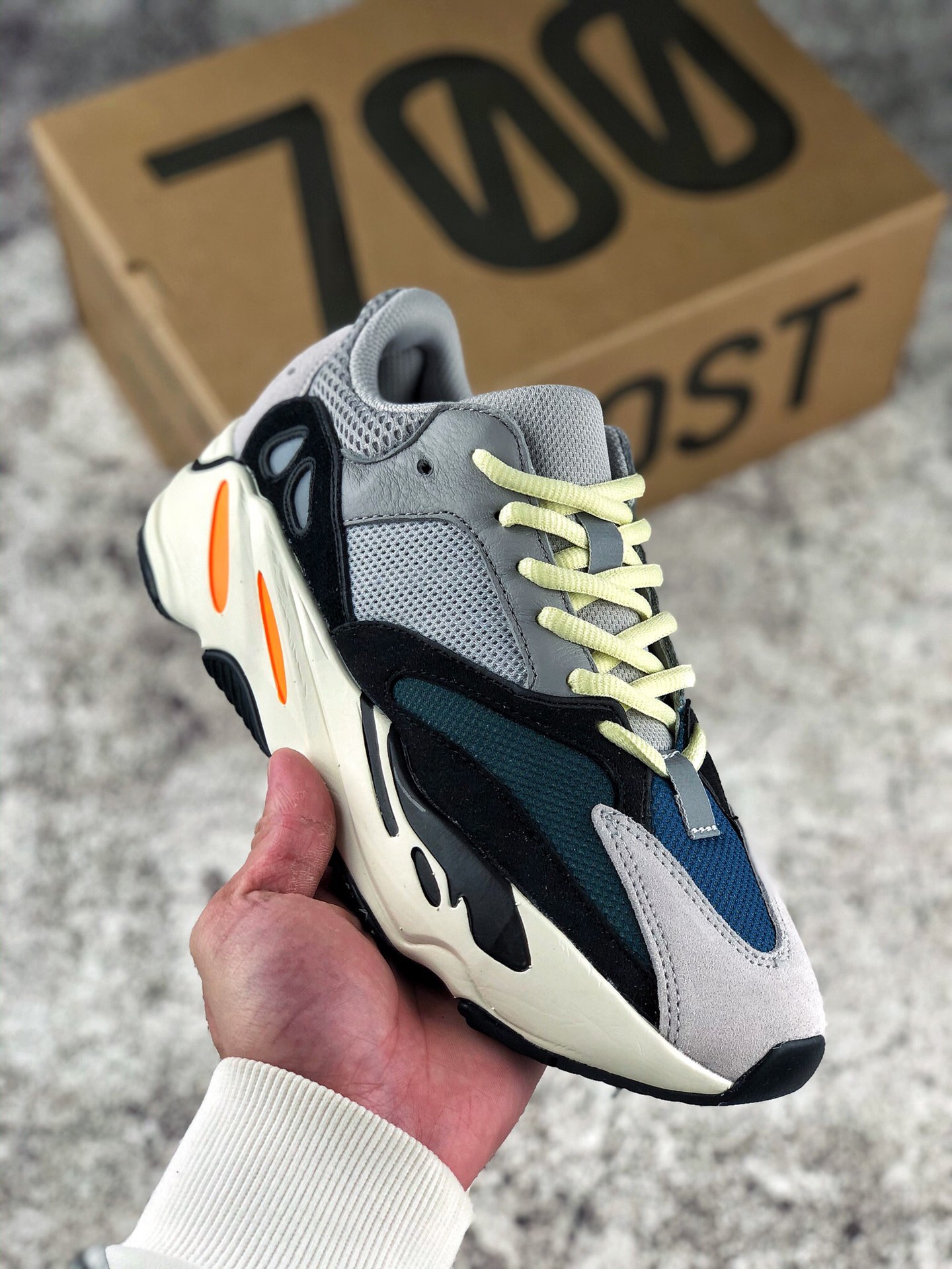 本地自取 核心放店
Adidas Yeezy 700v2 